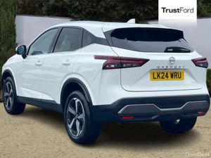 Nissan Qashqai 1.3 DiG-T MH N-Connecta [Glass Roof - Image 2