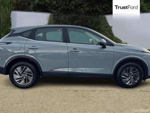 Nissan Qashqai 1.3 DiG-T MH 158 Acenta Premium 5dr - Image 3
