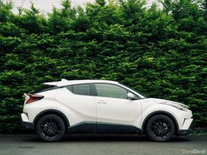 Toyota C-HR Hybrid 2017 | Stylish Hybrid SUV - Image 4