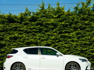 Lexus CT200H F-SPORT 2017 - Image 4