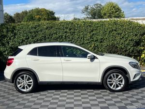Mercedes-Benz GLA GLA180 1.6 AUTO // OPENING PAN R - Image 3
