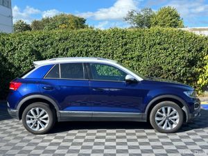 Volkswagen T-Roc DESIGN 2.0 TDI AUTO // APPLE CARP - Image 2