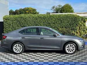 Skoda Octavia AMBITION 2.0 TDI // APPLE CARPLAY/AN - Image 2