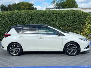 Toyota Auris BRICK LANE EDITION 1.8 HYBRID AUTO // - Image 2