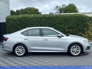 Skoda Octavia AMBITION 2.0 TDI // CRUISE CONTROL / - Image 2