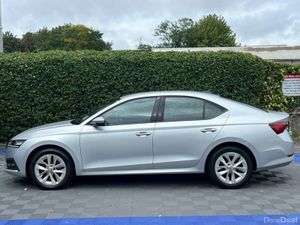 Skoda Octavia AMBITION 2.0 TDI // CRUISE CONTROL / - Image 3
