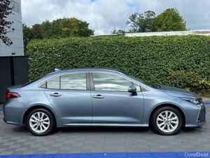 Toyota Corolla LUNA 1.8 HYBRID AUTO // VERY LOW MI - Image 2