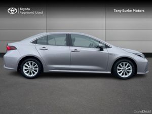 Toyota Corolla Saloon - Luna Edition - 1.8 Hybrid - Image 3