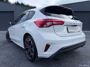 Ford Focus 221’ ST Line 1.0 EcoBoost MHEV - Image 3