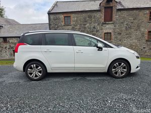 Peugeot 5008 ( NCT and TAX ) 1 owner !! - Image 3