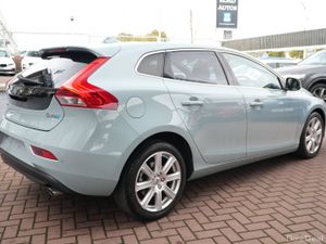2017 VOLVO V40 D4 INSCRIPTION POLESTAR - Image 4