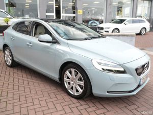 2017 VOLVO V40 D4 INSCRIPTION POLESTAR - Image 2