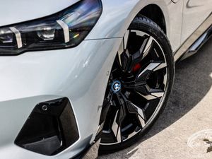 2024 BMW 5 SERIES PRO PACK LCI - Image 3