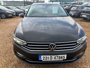 Volkswagen Passat SEL - Image 2