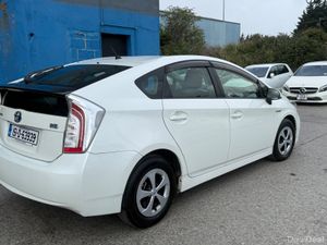 2015 Toyota Prius Hybrid Automatic - Image 4