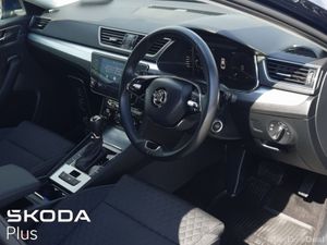 Skoda Superb **AUTOMATIC**TINY MILEAGE**AMBITION 2 - Image 4