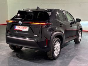 Toyota Yaris Cross HYBRID 1.5L PETROL AUTOMATIC - - Image 4