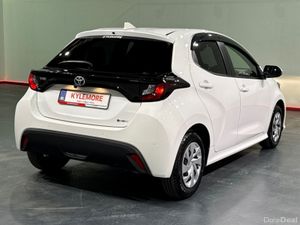 Toyota Yaris HYBRID 1.5L PETROL AUTOMATIC - REVERS - Image 4