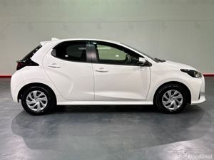 Toyota Yaris HYBRID 1.5L PETROL AUTOMATIC - REVERS - Image 3