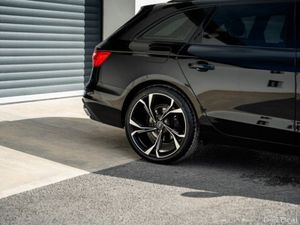 Audi A4 AVANT TDI TECHNIK - Image 4