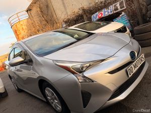 Toyota Prius 2019 self charging hybrid automatic - Image 3