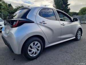 Toyota Yaris Hybrid Auto |91692km - Image 3