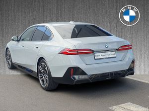 BMW 5-Series 530e M Sport Saloon - Image 3