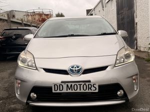Toyota Prius 2015 self charging hybrid - Image 3