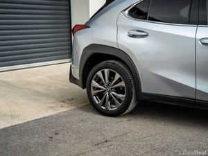 Lexus UX 250H F SPORT DESIGN - Image 2