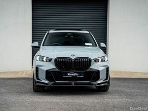 BMW X5 XDRIVE50E M SPORT **HUGE SPEC** - Image 2
