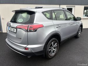 182 Toyota Rav 4 Luna Sport 2.0 D4D - Image 4