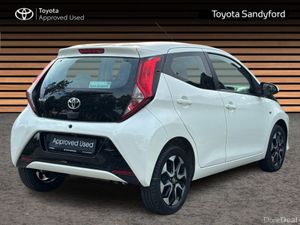 Toyota Aygo 1.0 X-PLAY S-PHONE // REAR CAMERA // B - Image 2