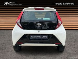 Toyota Aygo 1.0 X-PLAY S-PHONE // REAR CAMERA // B - Image 4