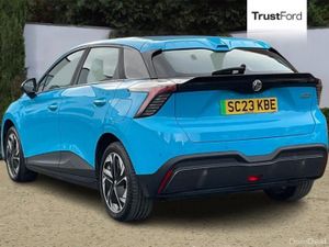MG MG4 64kWh SE Long Range Hatchback 5dr Electric - Image 2