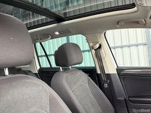 VW Tiguan 2019 R-Line Manual Pan Roof!! - Image 4