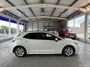 Toyota Corolla SPORT 1.8 6AA-ZWE211H - Image 4