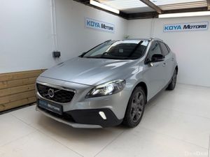 Volvo V40 2.0 D4 CROSS COUNTRY SE LUXURY DIESEL 19 - Image 3