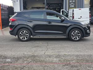 Hyundai Tucson 1.7 D Premium - Image 4