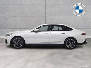 BMW 5-Series 530e M Sport Saloon - Image 3