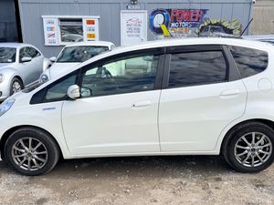 2013 Honda Fit Hybrid  Half Leather - Image 4