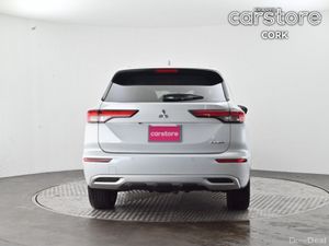 Mitsubishi Outlander PHEV 4WD * STUNNING INTERIOR - Image 4
