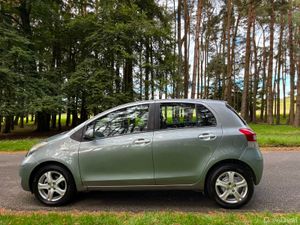 Toyota Yaris 2010 1.0 - Image 4
