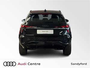 Audi Q3 E-HYBRID 270HP S-T S LINE - Image 4