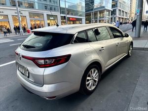 2017 Renault Megane 1.5 dCi 110 DYNAMIQUE NAV - Image 2