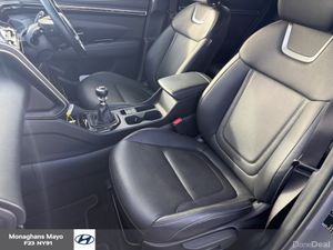 Hyundai Tucson EXECUTIVE PLUS 1.6 DIESEL 5DR - Image 4
