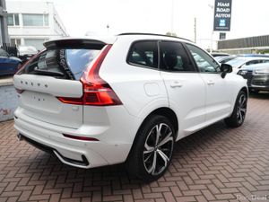 2023 VOLVO XC60 T6 AWD RECHARGE PLUG IN HYBRID - Image 4
