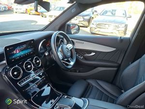 Mercedes-Benz GLC GLC300  AMG Line 4MATIC - Image 3