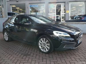 2018 VOLVO V40 CVROSS COUNTRY D4 2.0 DIESEL - Image 2
