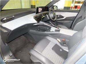 Peugeot 5008 1.2 Hybrid 136 Allure 5dr e-DSC6 - Image 4