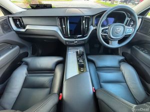 Volvo XC60 T6 Recharge AWD AUTO PLUS PHEV - Image 2